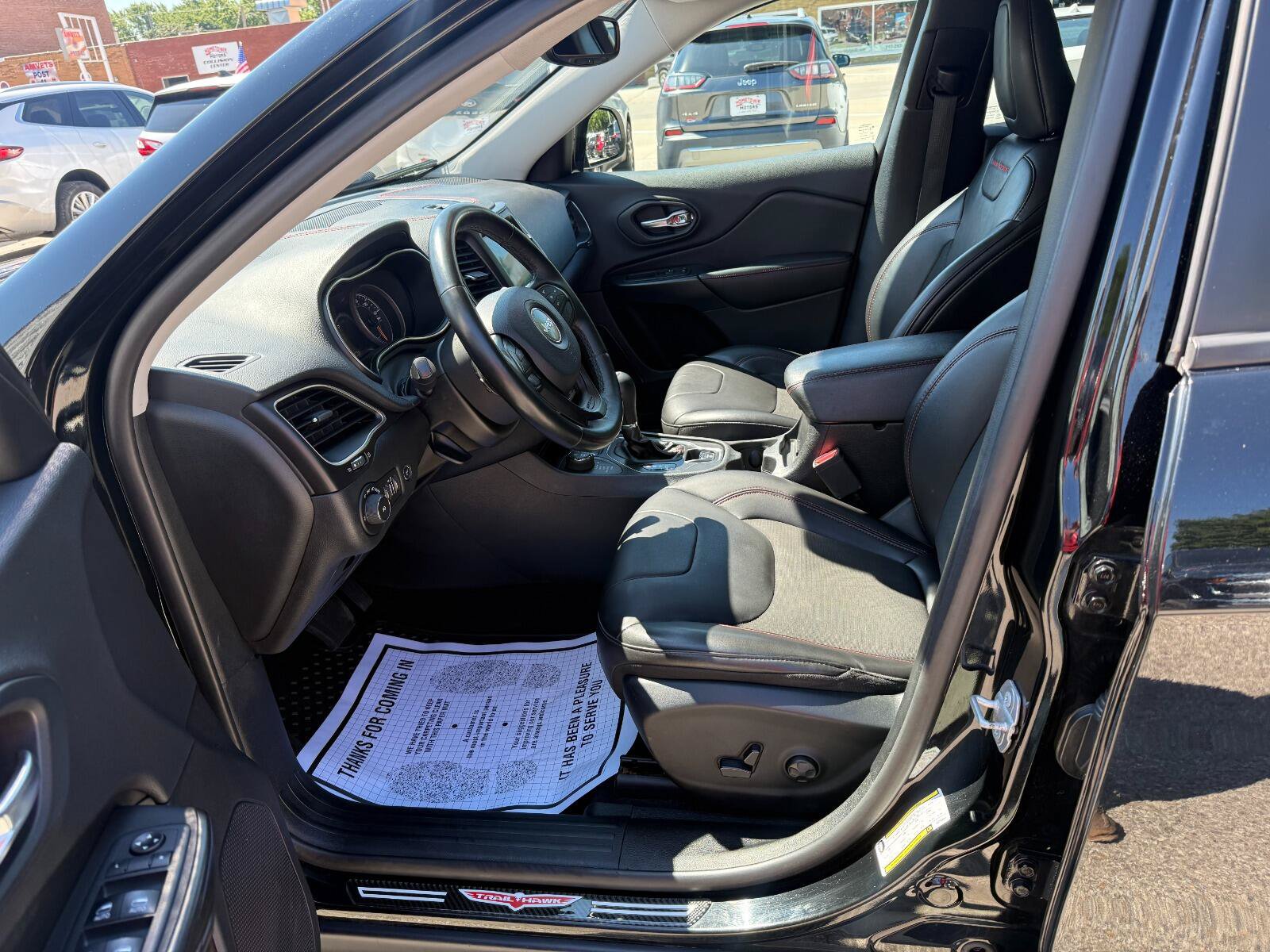 Used 2019 Jeep Cherokee Trailhawk w/ Comfort/Convenience Group AWD/4WD image 10