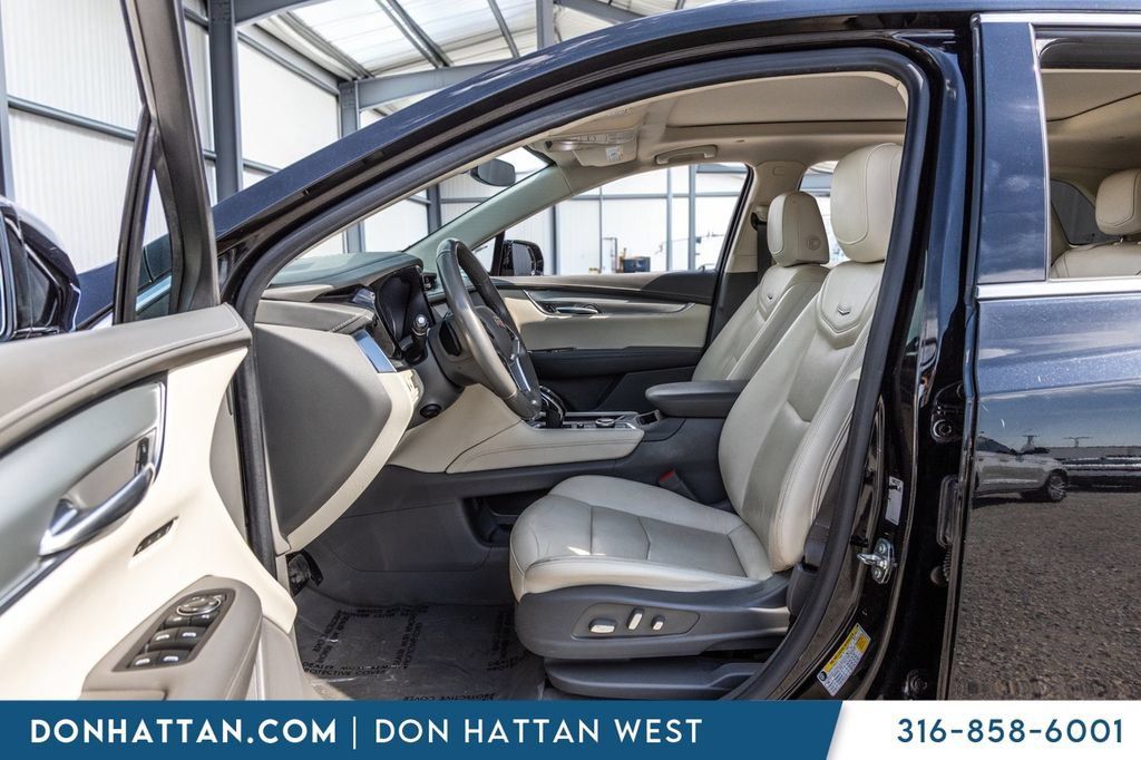 Used 2020 Cadillac XT5 Premium Luxury AWD/4WD image 17