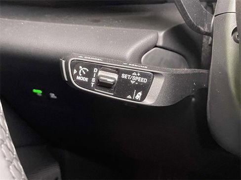 New 2025 Porsche Macan 4 Electric image 40