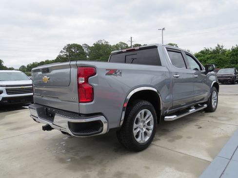 Used 2024 Chevrolet Silverado 1500 LTZ AWD/4WD image 3