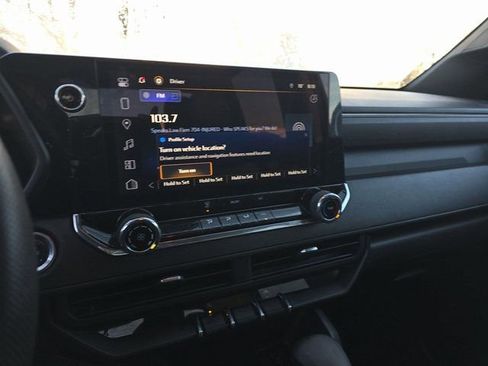 Used 2024 Chevrolet Colorado W/T image 6