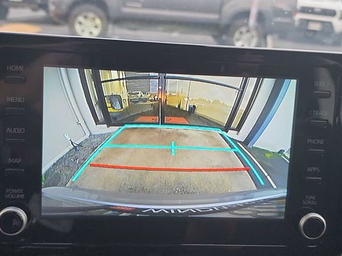 Used 2022 Toyota Corolla LE image 19