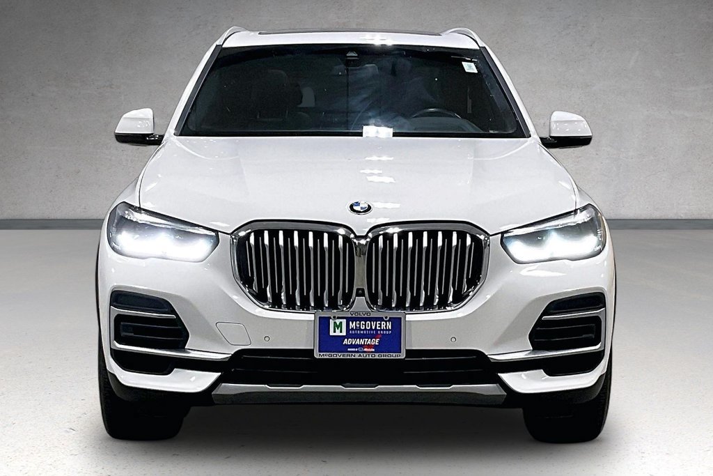 Used 2022 BMW X5 xDrive40i w/ Premium Package AWD/4WD image 2