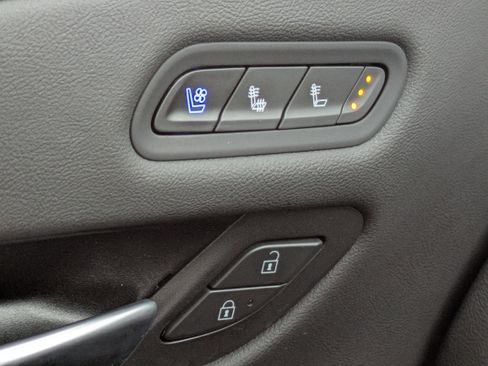 Certified 2023 Cadillac Escalade Premium Luxury image 24