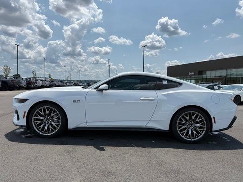 Used 2025 Ford Mustang GT Premium RWD image 9