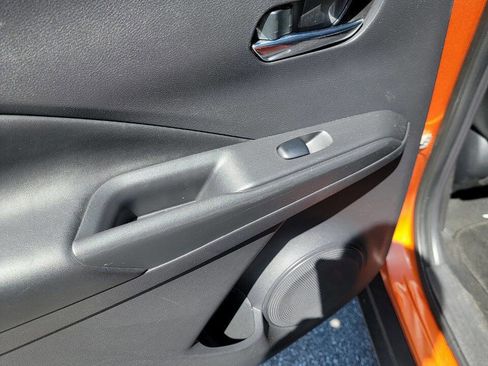 Used 2019 Nissan Kicks SR w/ SR Premium Package FWD image 13