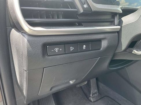 Certified 2024 Kia Telluride LX FWD image 22