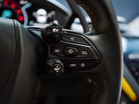 Used 2024 Lamborghini Revuelto AWD/4WD image 40