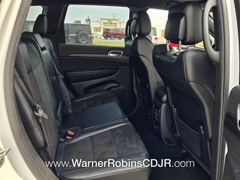Used 2020 Jeep Grand Cherokee Altitude RWD image 16