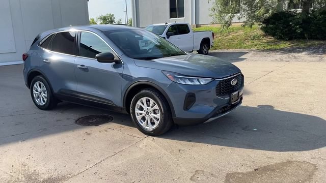 Used 2023 Ford Escape Active FWD image 2