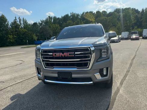 Used 2022 GMC Yukon SLT w/ SLT Premium Package AWD/4WD image 3
