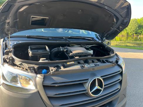 Used 2022 Mercedes-Benz Sprinter 4500 image 41
