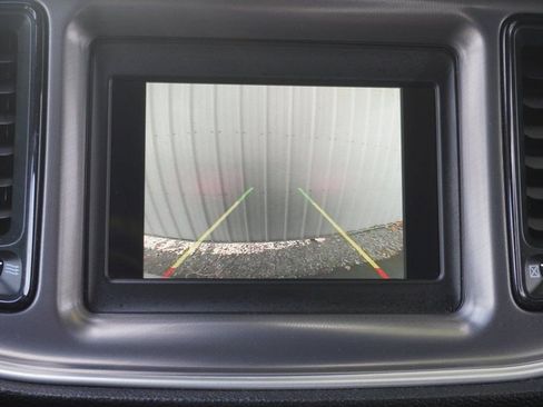 Used 2022 Dodge Challenger SXT image 21