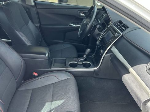 Used 2016 Toyota Camry SE image 17