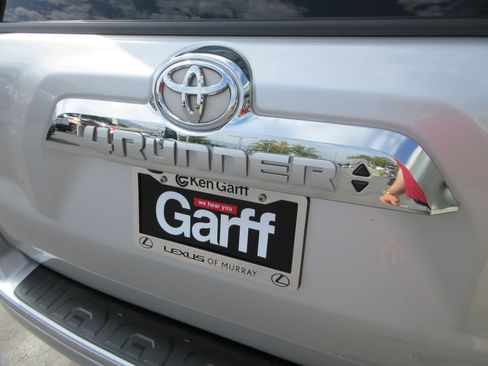 Used 2023 Toyota 4Runner Limited AWD/4WD image 9