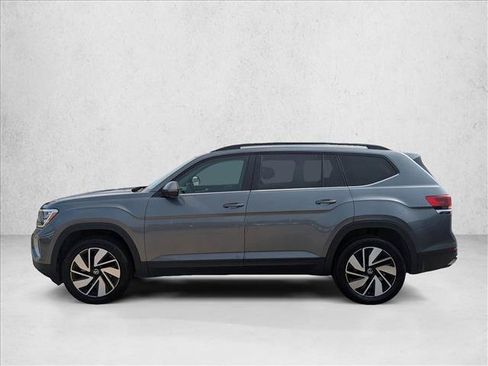 Used 2025 Volkswagen Atlas SE FWD image 9