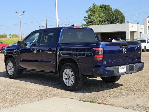 Used 2022 Nissan Frontier SV w/ Technology Package image 6