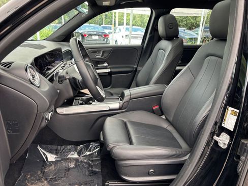 Used 2025 Mercedes-Benz GLB 250 image 28