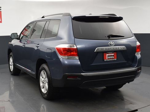 Used 2012 Toyota Highlander FWD w/ Tech Pkg image 3