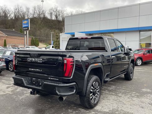 Certified 2024 GMC Sierra 2500 Denali Ultimate AWD/4WD image 3