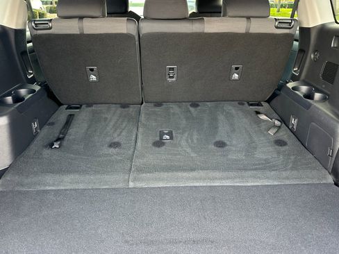 Certified 2022 Toyota Highlander L image 19