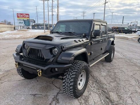 Used 2023 Jeep Gladiator Sport image 3