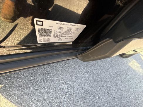 Used 2021 Chevrolet Traverse LS image 38