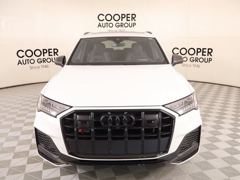 Used 2023 Audi SQ7 Prestige AWD/4WD image 9