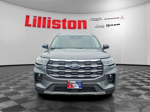 Used 2025 Ford Explorer Active w/ Active Comfort Package image 8