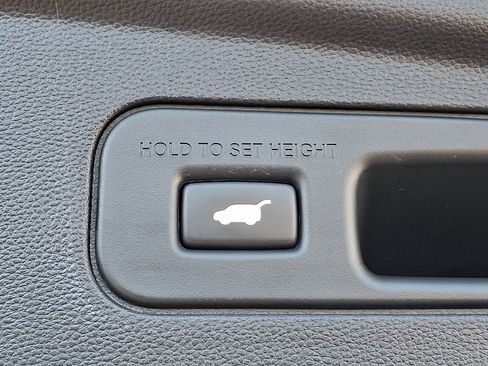 Used 2023 Acura MDX A-Spec image 32