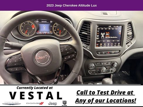 Used 2023 Jeep Cherokee Altitude Lux image 18