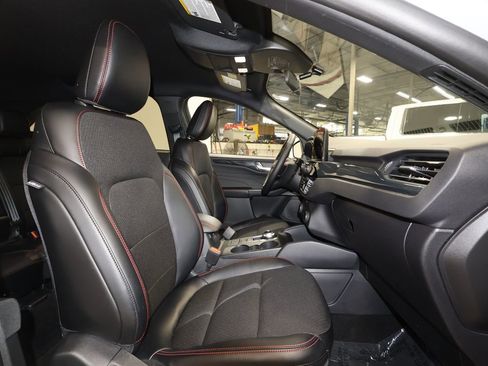 Used 2025 Ford Escape ST-Line image 26