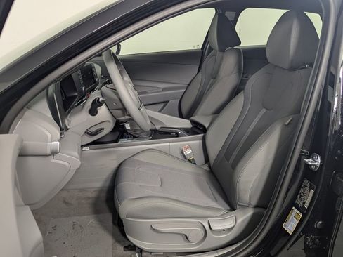 New 2026 Hyundai Elantra SE image 12