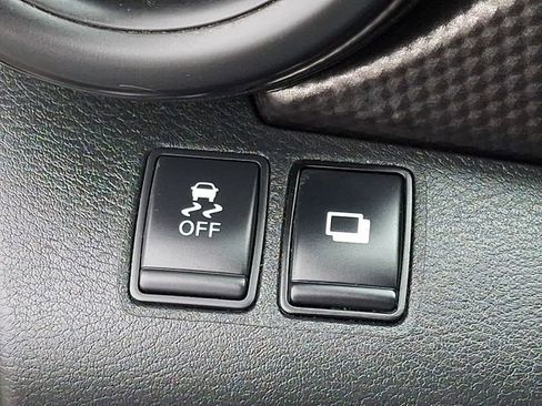 Used 2019 Nissan Kicks S image 25