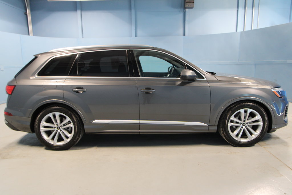 Used 2025 Audi Q7 3.0T Prestige w/ Prestige Package AWD/4WD image 37