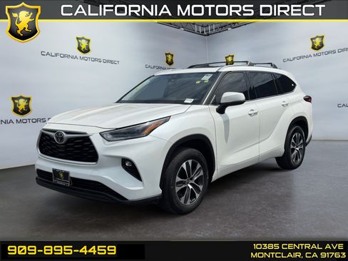 Used 2021 Toyota Highlander XLE FWD image 1