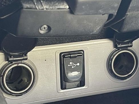 Used 2014 Toyota Avalon XLE image 25