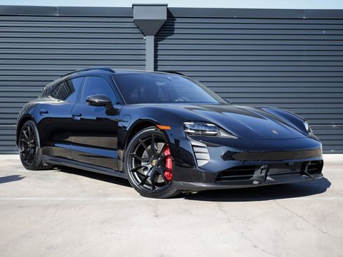 Certified 2024 Porsche Taycan GTS image 9