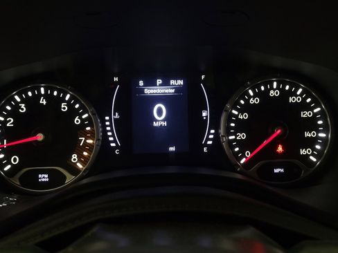 Used 2019 Jeep Renegade Sport image 23