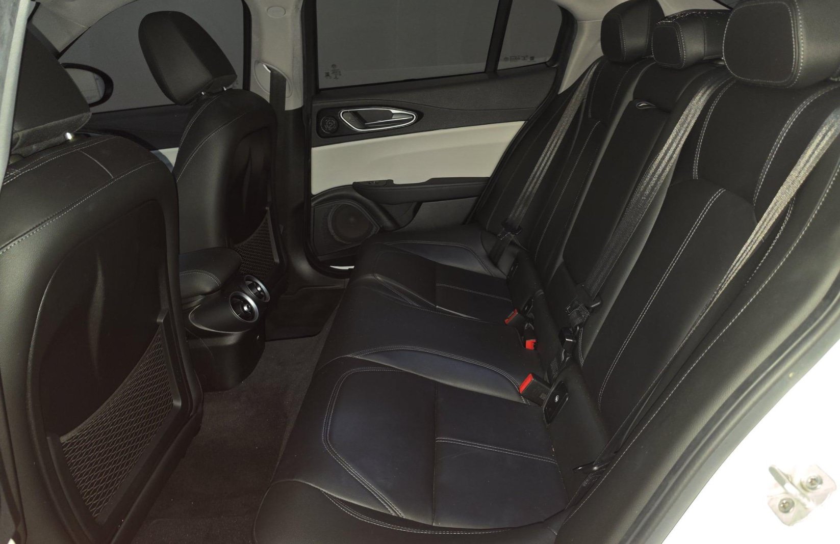 Used 2019 Alfa Romeo Giulia RWD image 5