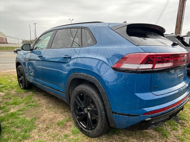 Used 2025 Volkswagen Atlas Cross Sport SEL R-Line AWD/4WD image 7