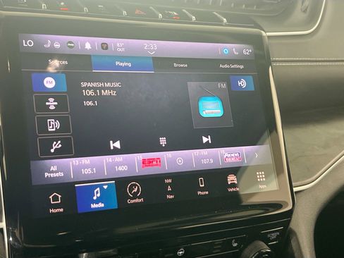 Used 2022 Jeep Grand Cherokee Limited image 15