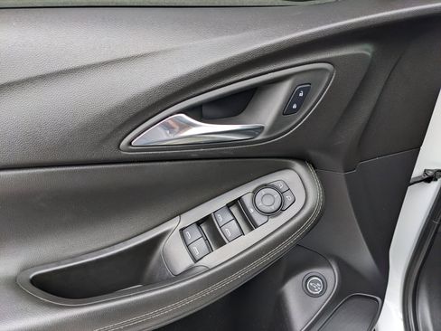 Used 2025 Buick Encore GX Preferred FWD image 18