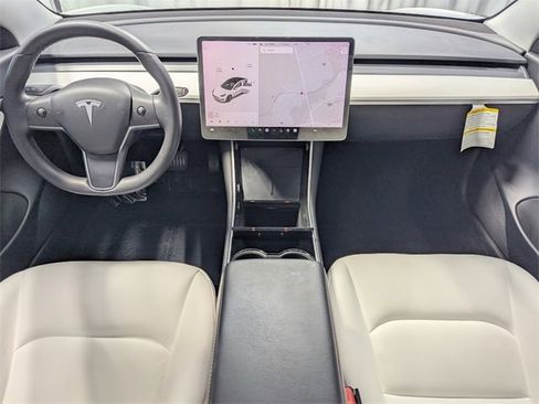 Used 2020 Tesla Model 3 Standard Range image 6