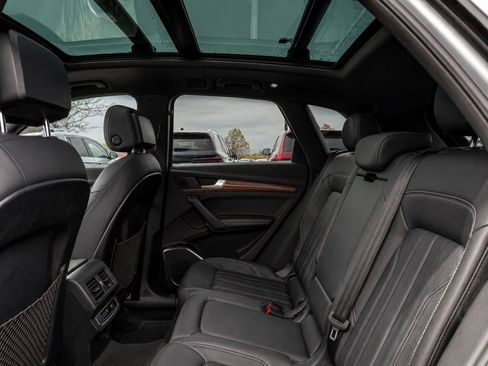 Used 2022 Audi Q5 2.0T Premium Plus w/ Premium Plus Package AWD/4WD image 14