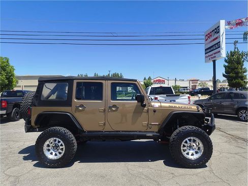 Used 2015 Jeep Wrangler Unlimited Sport w/ Quick Order Package 24S AWD/4WD image 4