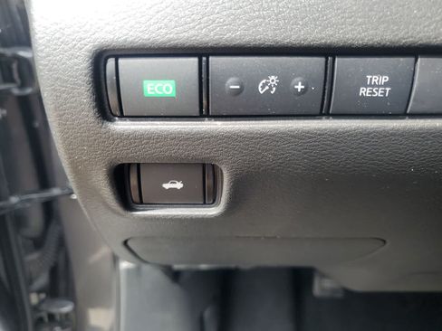 Used 2025 Nissan Sentra SV FWD image 19
