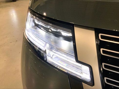 New 2026 Land Rover Range Rover SE image 13