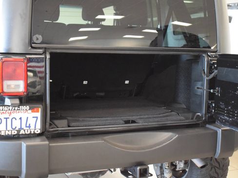 Used 2018 Jeep Wrangler Unlimited Sport S AWD/4WD image 50