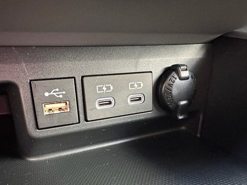 Used 2024 Toyota Highlander LE image 22